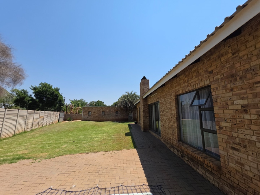 2 Bedroom Property for Sale in Adamayview North West